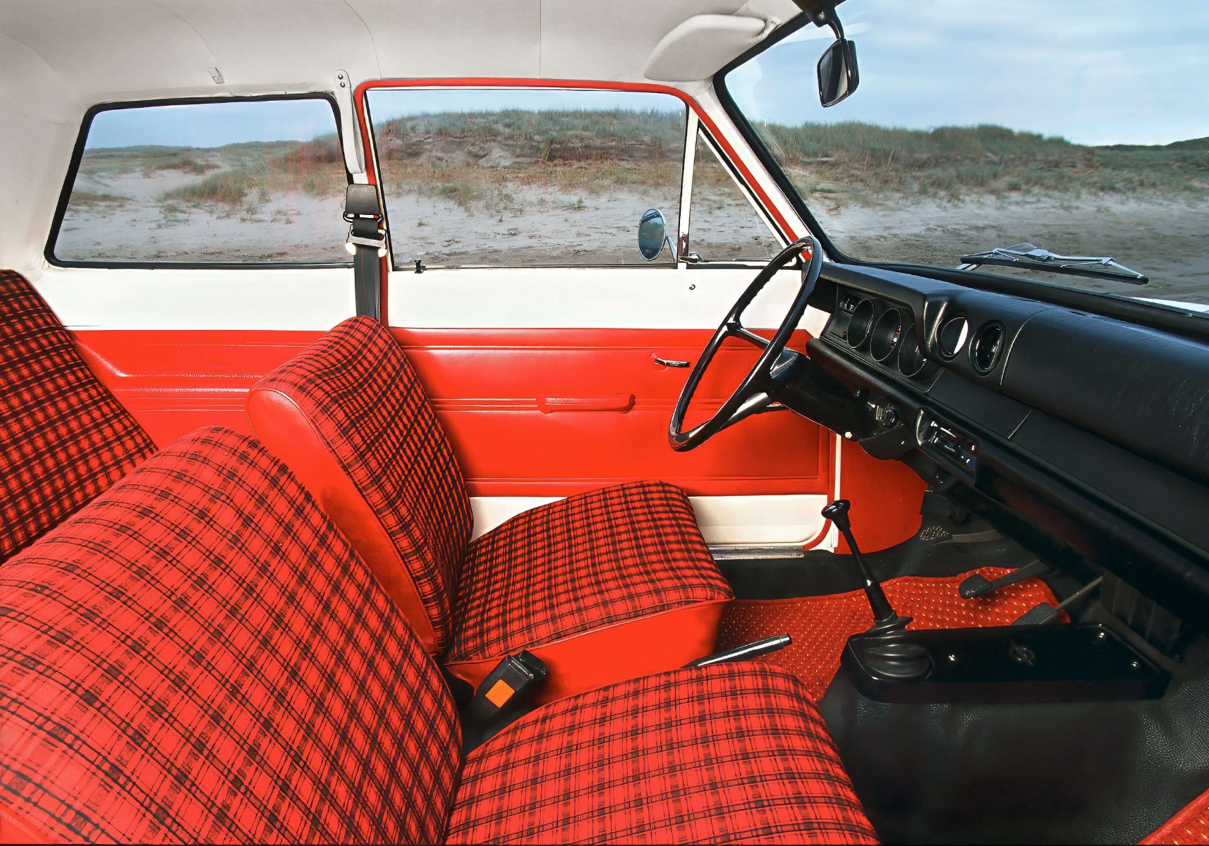 Салон Opel Kadett B з боку переднього пасажира